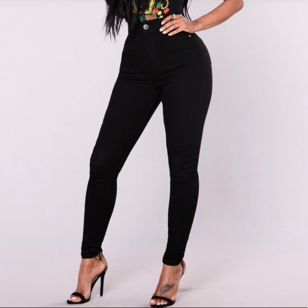CORALINE HIGH RISE JEANS - BLACK